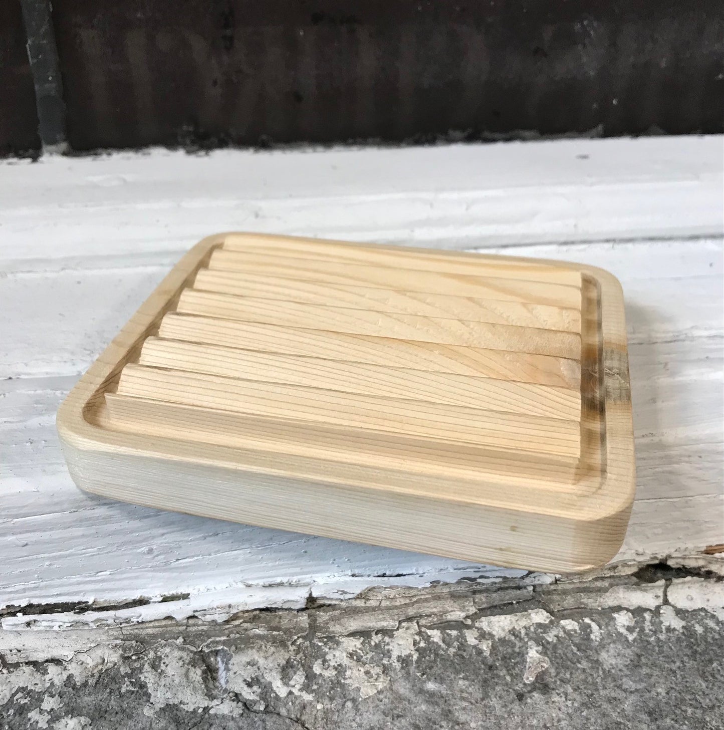 Porte-Savon en Cèdre Gravé