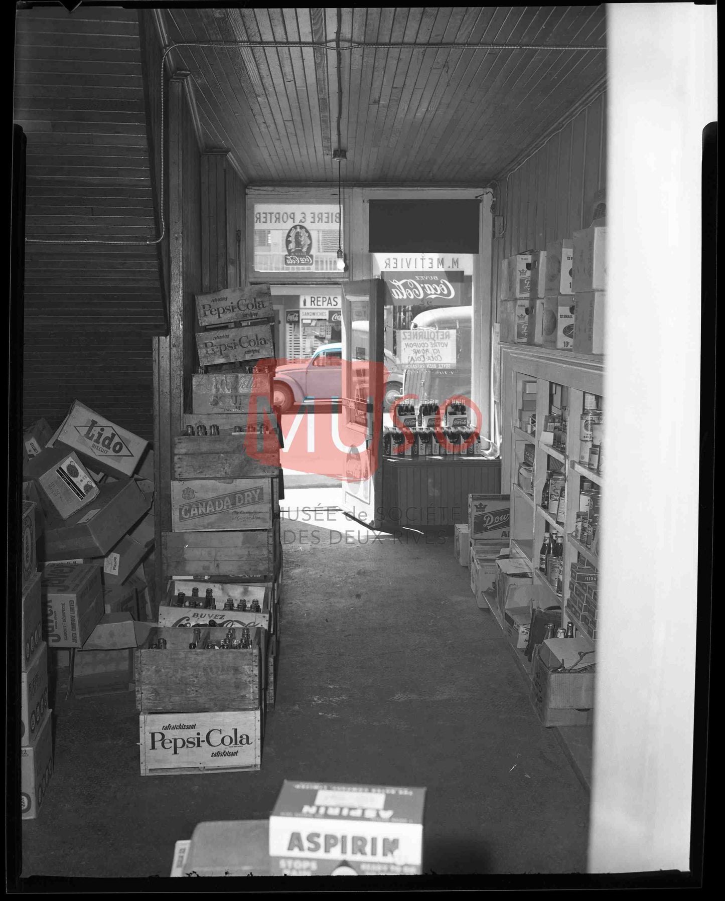 Photo colorisée - Dépanneur